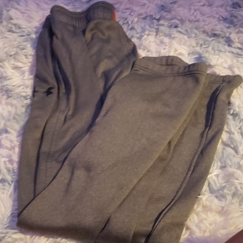 I am selling under armer sweat pants